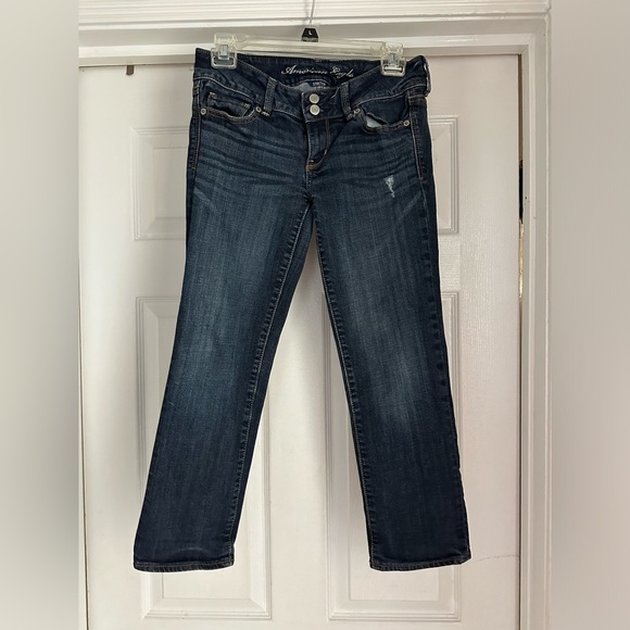 Denim - American Eagle, Artist crop, jeans. Approximately a 7” rise. Size 4.